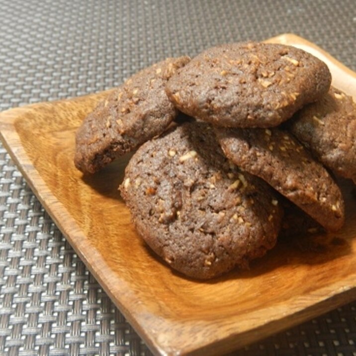 子供も作りやすいザックリチョコ風ココナッツクッキー